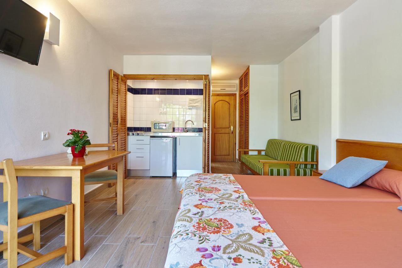Apartamentos Ses Savines Sant Antoni de Portmany Exterior foto
